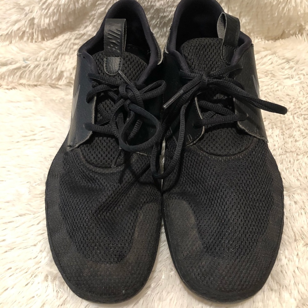 Men black Nike mesh sneakers.  Size 13